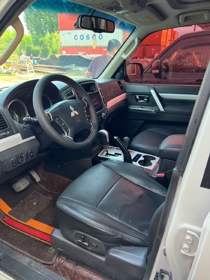 2019 Mitsubishi Pajero 3.0L 174HP V6 5AT,autocango,china used car exporter,china ev exporter,chinese used car exporter,chinese used ev exporter