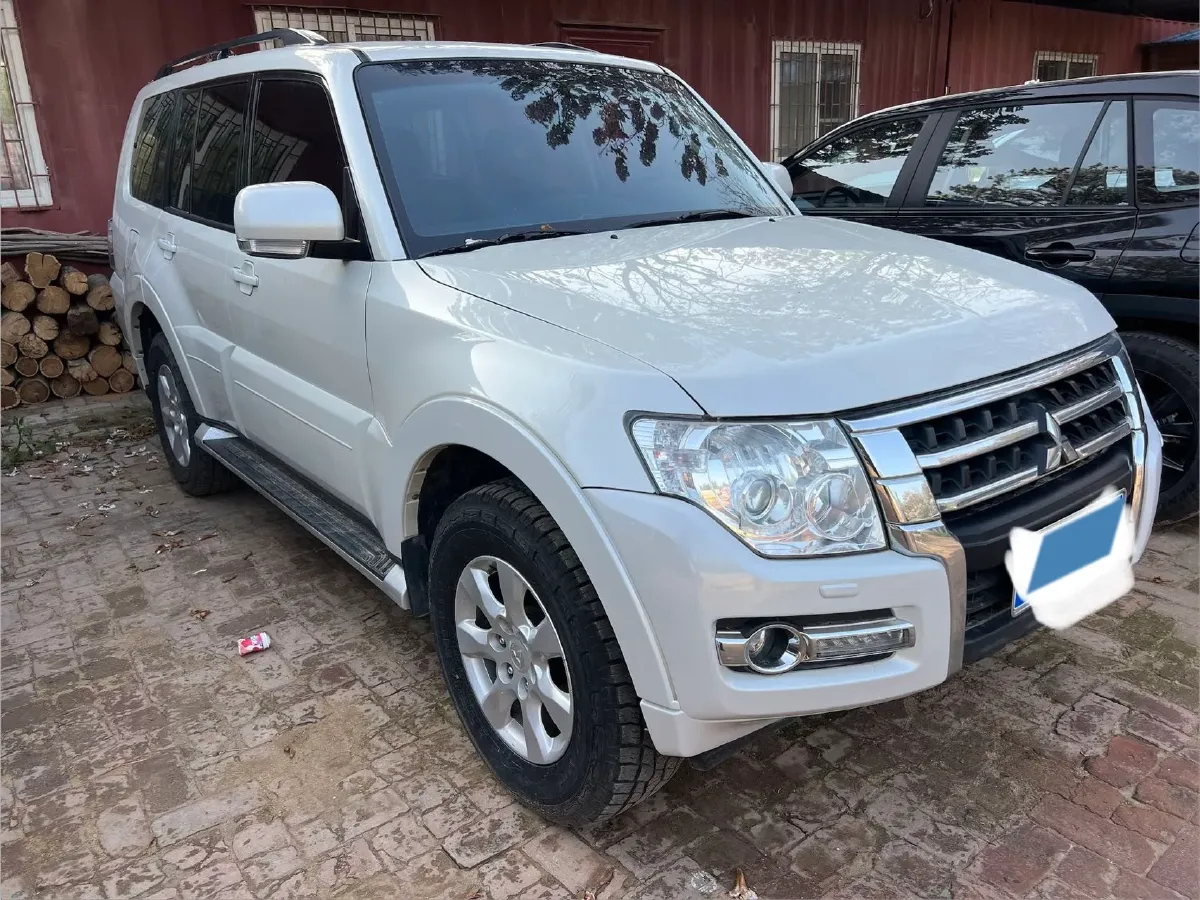2019 Mitsubishi Pajero 3.0L 174HP V6 5AT,autocango,china used car exporter,china ev exporter,chinese used car exporter,chinese used ev exporter