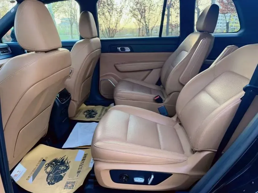 2021 Li ONE Range Extended 131HP REEV 40.5KWH,autocango,china used car exporter,china ev exporter,chinese used car exporter,chinese used ev exporter