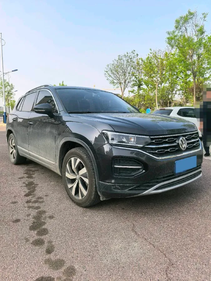 2019 Jeep Cherokee 2.0T 234HP L4 9AT,autocango,china used car exporter,china ev exporter,chinese used car exporter,chinese used ev exporter