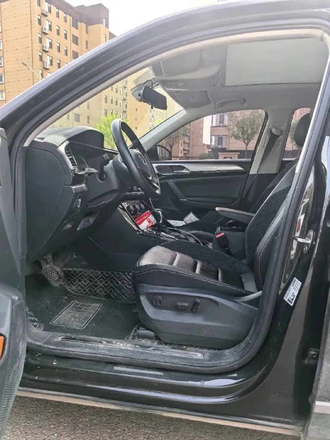 2019 Jeep Cherokee 2.0T 234HP L4 9AT,autocango,china used car exporter,china ev exporter,chinese used car exporter,chinese used ev exporter