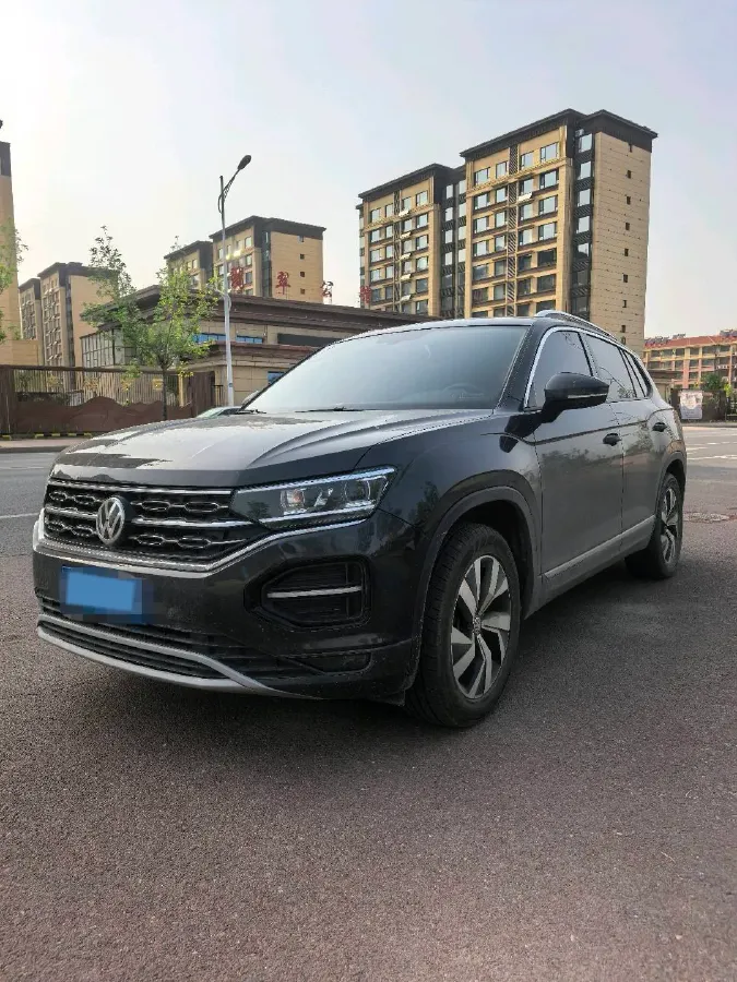2019 Jeep Cherokee 2.0T 234HP L4 9AT,autocango,china used car exporter,china ev exporter,chinese used car exporter,chinese used ev exporter