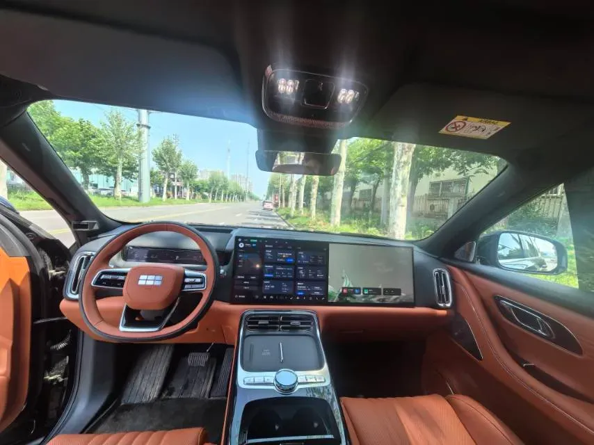 2025 Volkswagen Tiguan L 2.0T 220HP L4 7DCT,autocango,china used car exporter,china ev exporter,chinese used car exporter,chinese used ev exporter