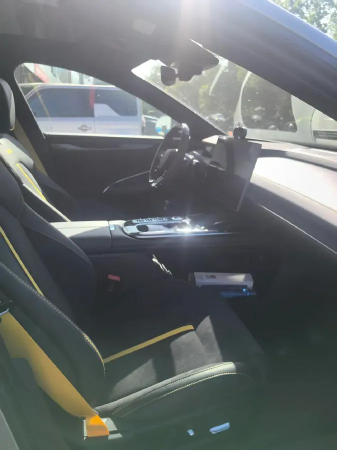 2025 MI SU7 Ultra BEV 93.7KWH,autocango,china used car exporter,china ev exporter,chinese used car exporter,chinese used ev exporter