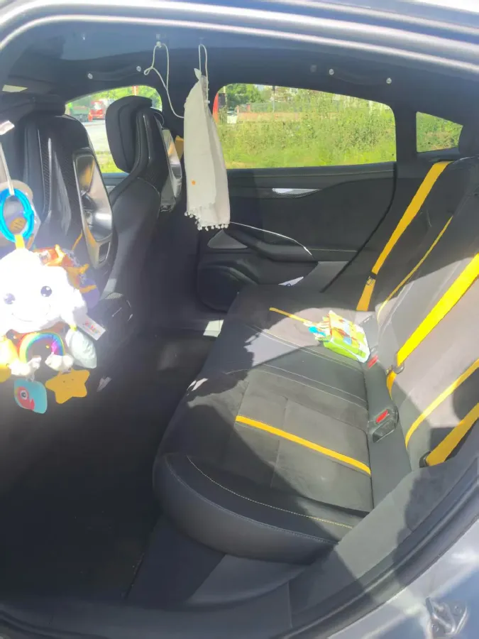 2025 MI SU7 Ultra BEV 93.7KWH,autocango,china used car exporter,china ev exporter,chinese used car exporter,chinese used ev exporter