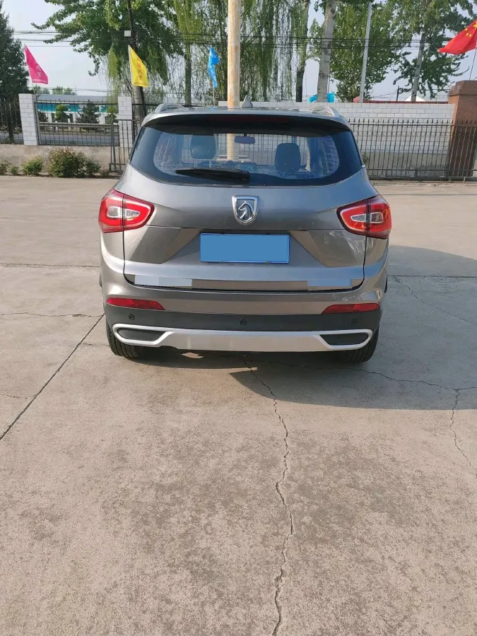 2017 BaoJun 310W 1.5L 105HP L4 6MT,autocango,china used car exporter,china ev exporter,chinese used car exporter,chinese used ev exporter