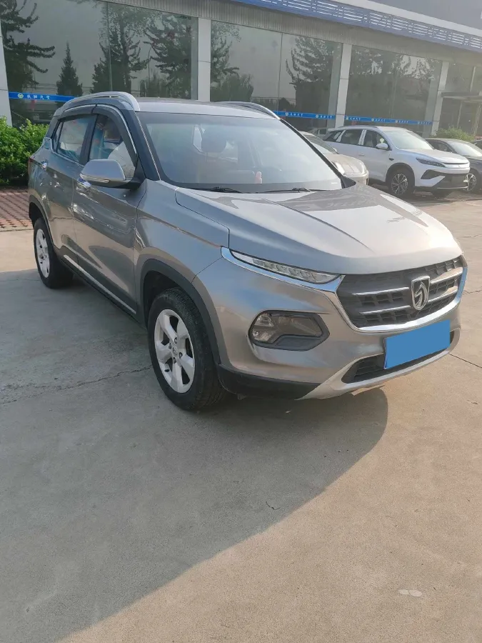 2017 BaoJun 310W 1.5L 105HP L4 6MT,autocango,china used car exporter,china ev exporter,chinese used car exporter,chinese used ev exporter