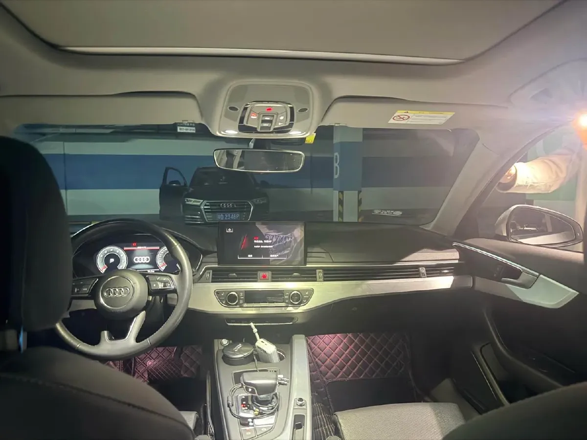 2022 Audi A4L 2.0T 190HP L4 7DCT,autocango,china used car exporter,china ev exporter,chinese used car exporter,chinese used ev exporter