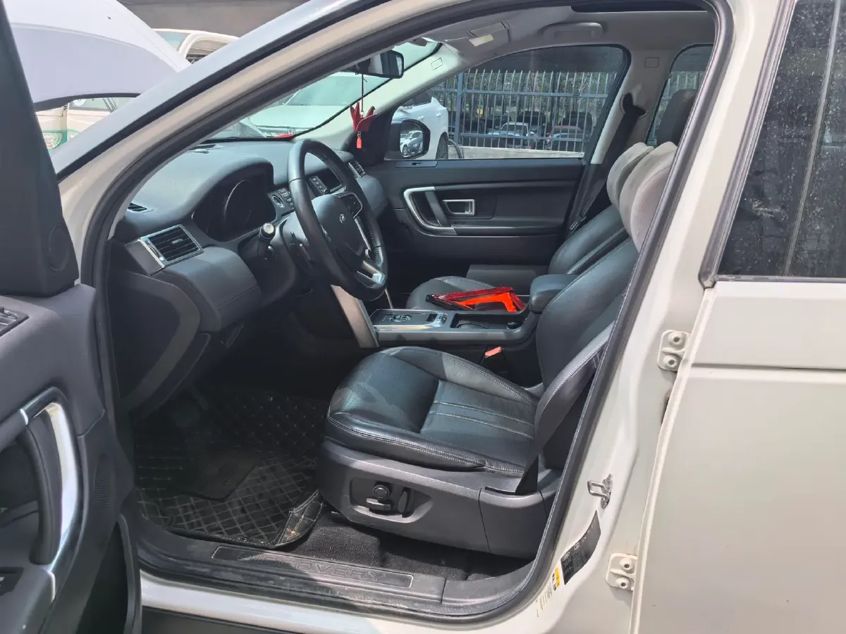 2018 Land Rover Discovery Sport 2.0T 241HP L4 9AT,autocango,china used car exporter,china ev exporter,chinese used car exporter,chinese used ev exporter