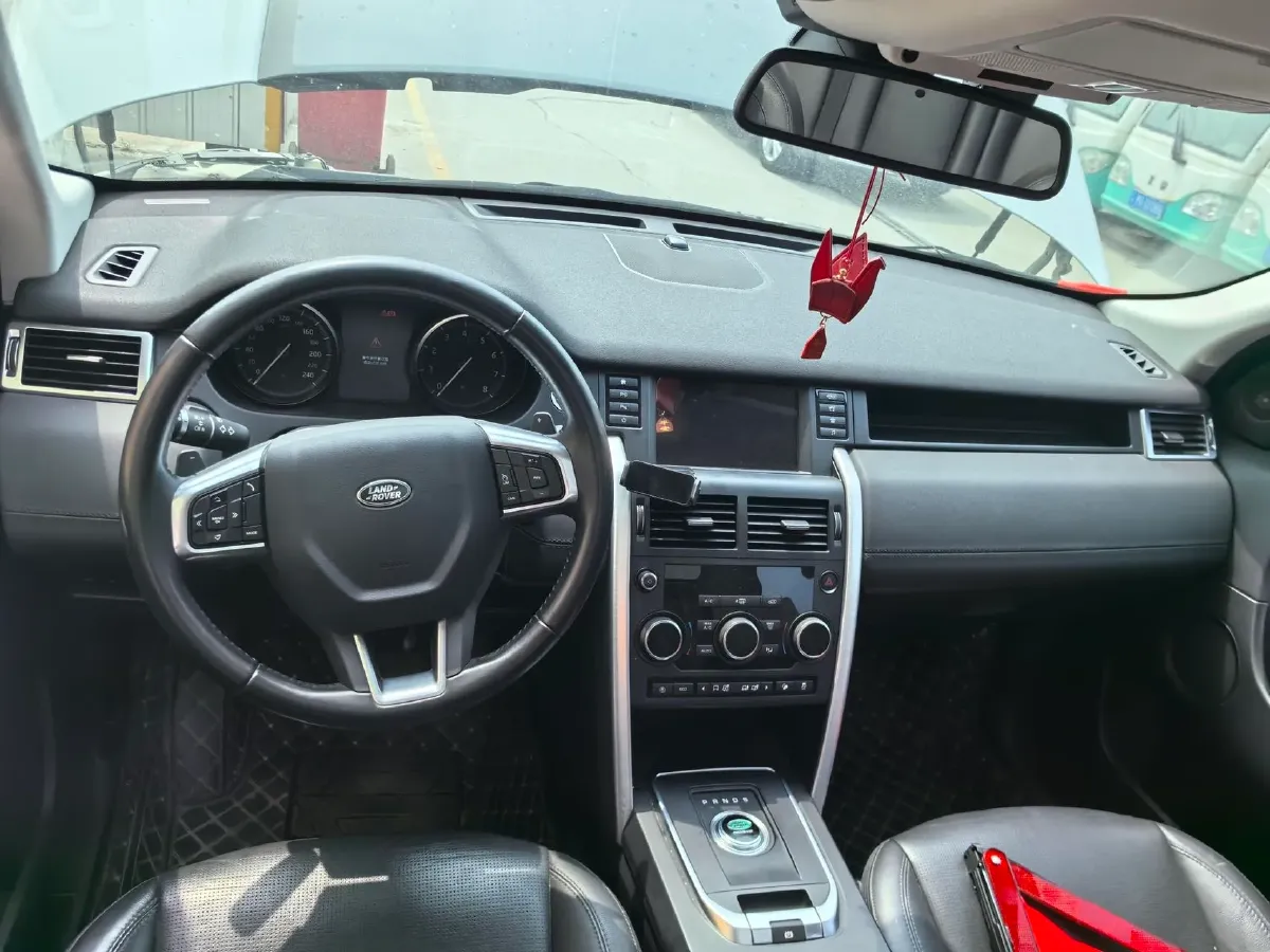 2018 Land Rover Discovery Sport 2.0T 241HP L4 9AT,autocango,china used car exporter,china ev exporter,chinese used car exporter,chinese used ev exporter