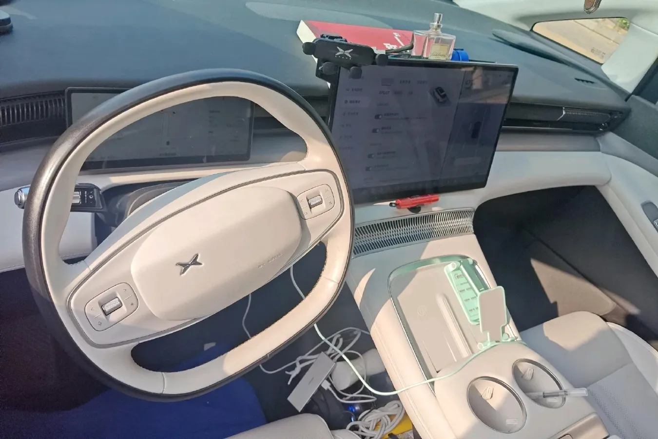 2024 Xpeng X9 BEV 84.5KWH,autocango,china used car exporter,china ev exporter,chinese used car exporter,chinese used ev exporter