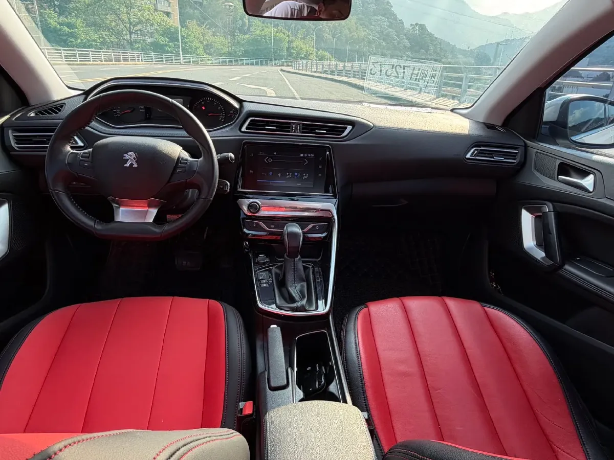 2018 Peugeot 308 1.2T 136HP L3 6AT,autocango,china used car exporter,china ev exporter,chinese used car exporter,chinese used ev exporter