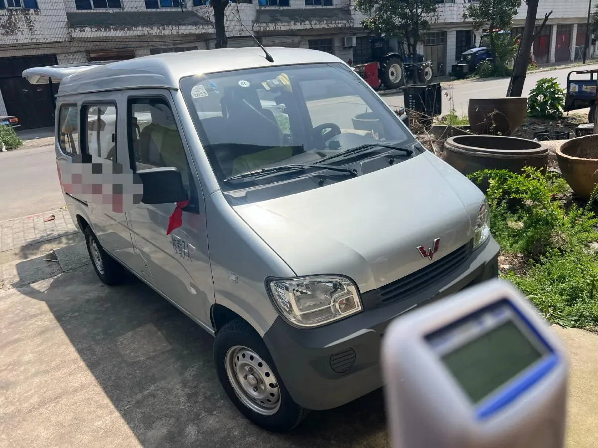2020 WuLing ZhiGuang 1.2L 76HP L4 5MT,autocango,china used car exporter,china ev exporter,chinese used car exporter,chinese used ev exporter