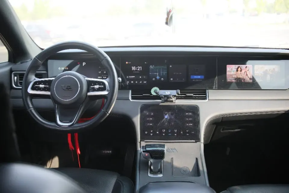 2021 Li ONE Range Extended 131HP REEV 40.5KWH,autocango,china used car exporter,china ev exporter,chinese used car exporter,chinese used ev exporter