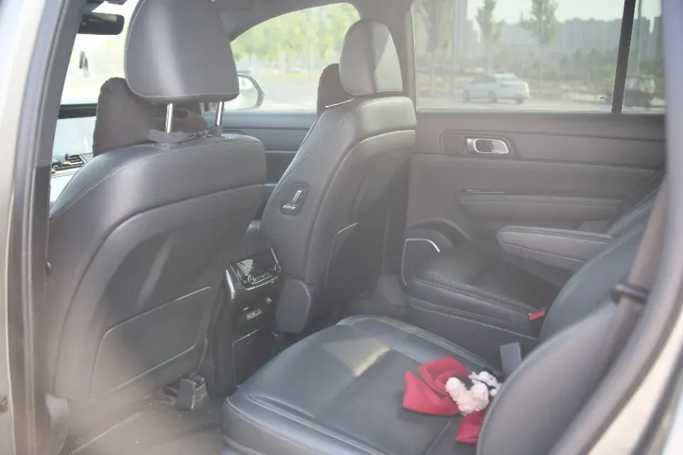 2021 Li ONE Range Extended 131HP REEV 40.5KWH,autocango,china used car exporter,china ev exporter,chinese used car exporter,chinese used ev exporter