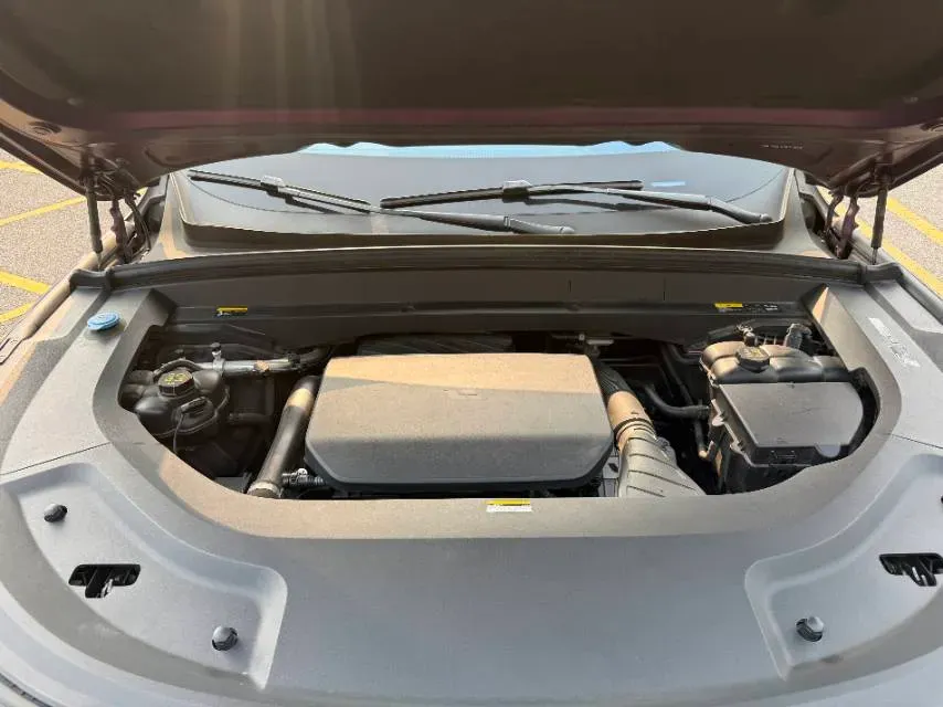 2023 Li L9 Range Extended 154HP REEV 42.6KWH,autocango,china used car exporter,china ev exporter,chinese used car exporter,chinese used ev exporter