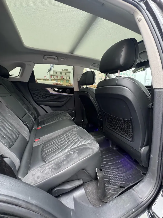 2022 HongQi HS5 2.0T 224HP L4 6AT,autocango,china used car exporter,china ev exporter,chinese used car exporter,chinese used ev exporter