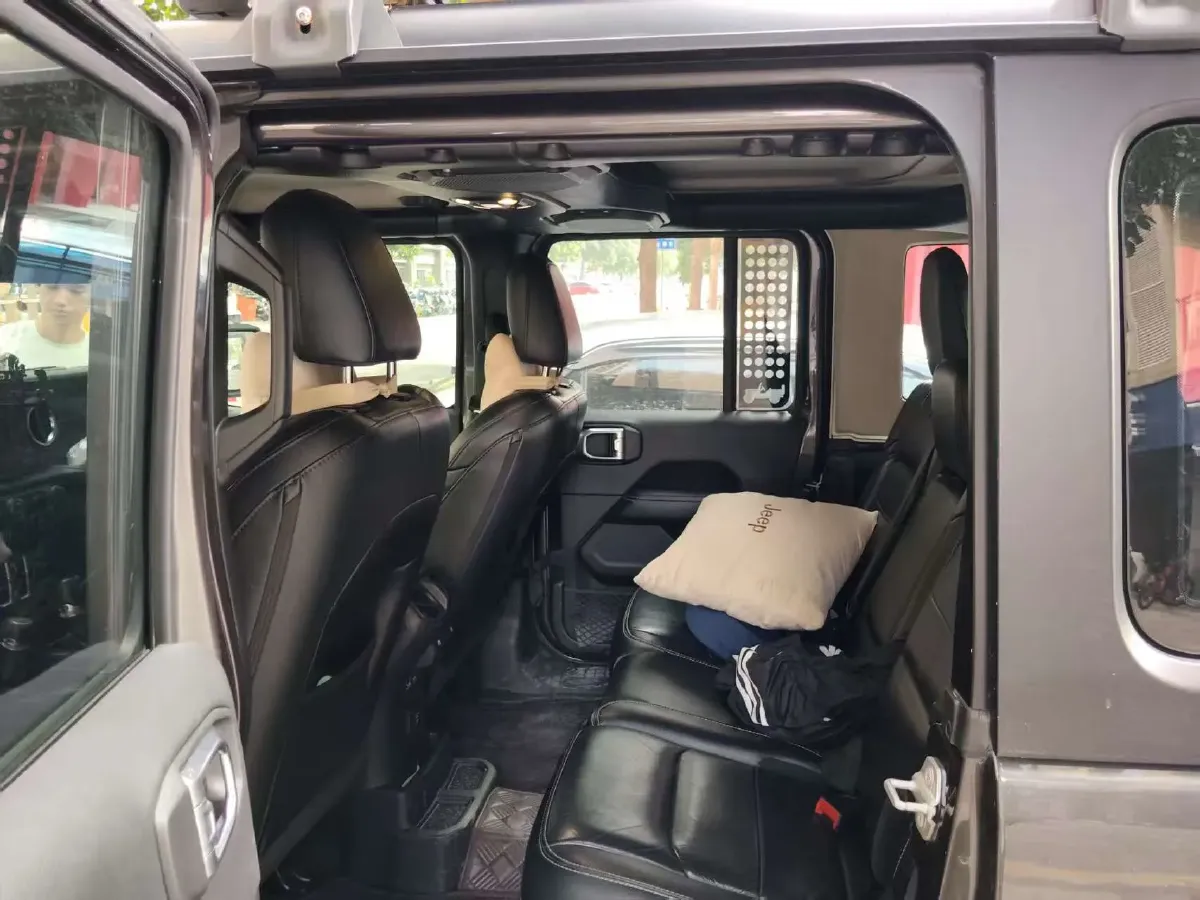 2021 Jeep Wrangler 2.0T 266HP L4 8AT,autocango,china used car exporter,china ev exporter,chinese used car exporter,chinese used ev exporter