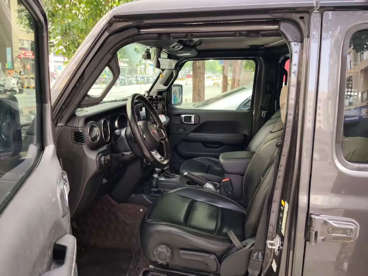 2021 Jeep Wrangler 2.0T 266HP L4 8AT,autocango,china used car exporter,china ev exporter,chinese used car exporter,chinese used ev exporter