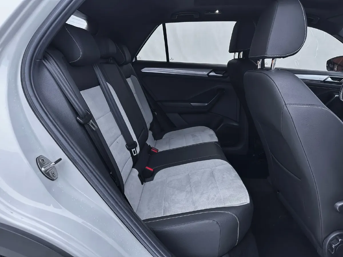 2021 Volkswagen T-Roc 1.4T 150HP L4 7DCT,autocango,china used car exporter,china ev exporter,chinese used car exporter,chinese used ev exporter