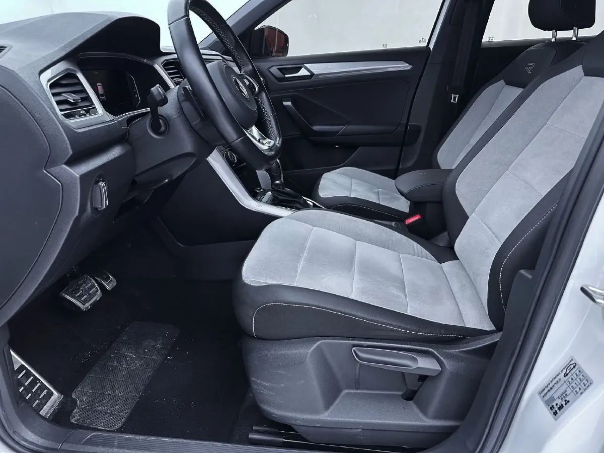 2021 Volkswagen T-Roc 1.4T 150HP L4 7DCT,autocango,china used car exporter,china ev exporter,chinese used car exporter,chinese used ev exporter