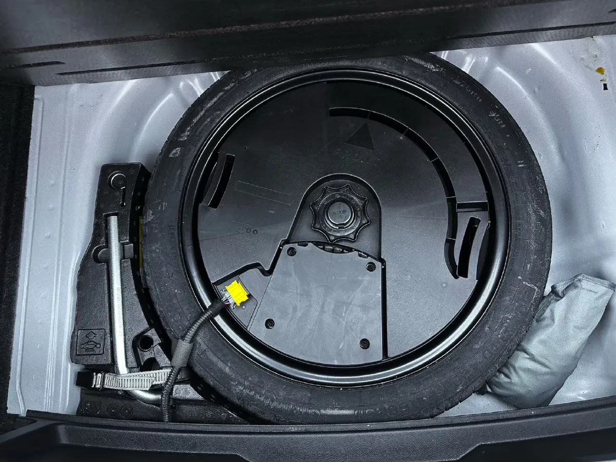 2021 Volkswagen T-Roc 1.4T 150HP L4 7DCT,autocango,china used car exporter,china ev exporter,chinese used car exporter,chinese used ev exporter