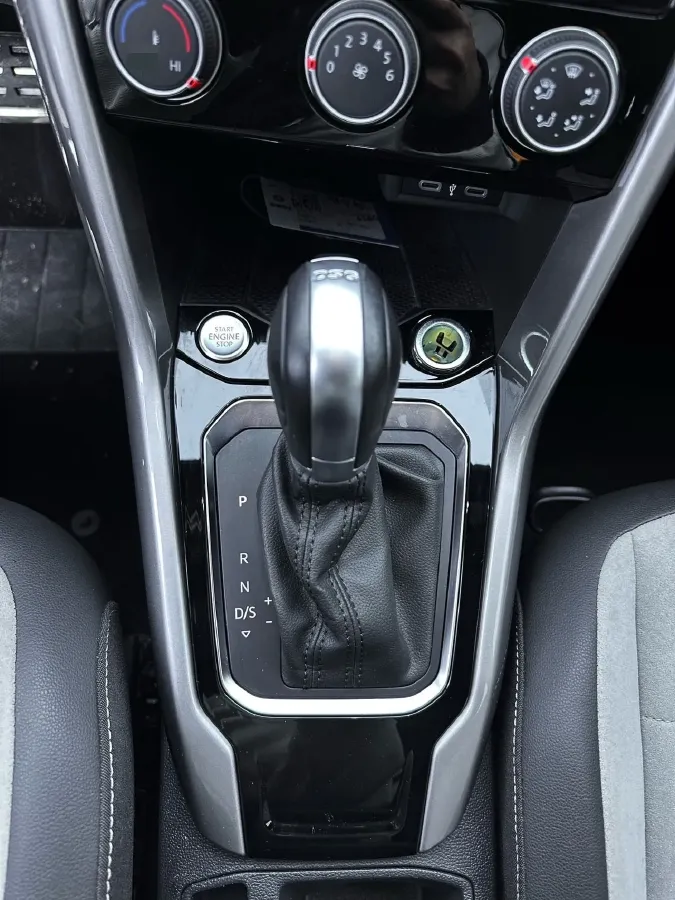 2021 Volkswagen T-Roc 1.4T 150HP L4 7DCT,autocango,china used car exporter,china ev exporter,chinese used car exporter,chinese used ev exporter