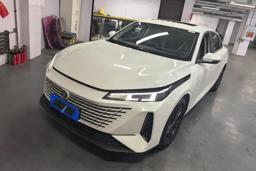 2023 ChangAn Lamore 1.5T 170HP L4 7DCT,autocango,china used car exporter,china ev exporter,chinese used car exporter,chinese used ev exporter