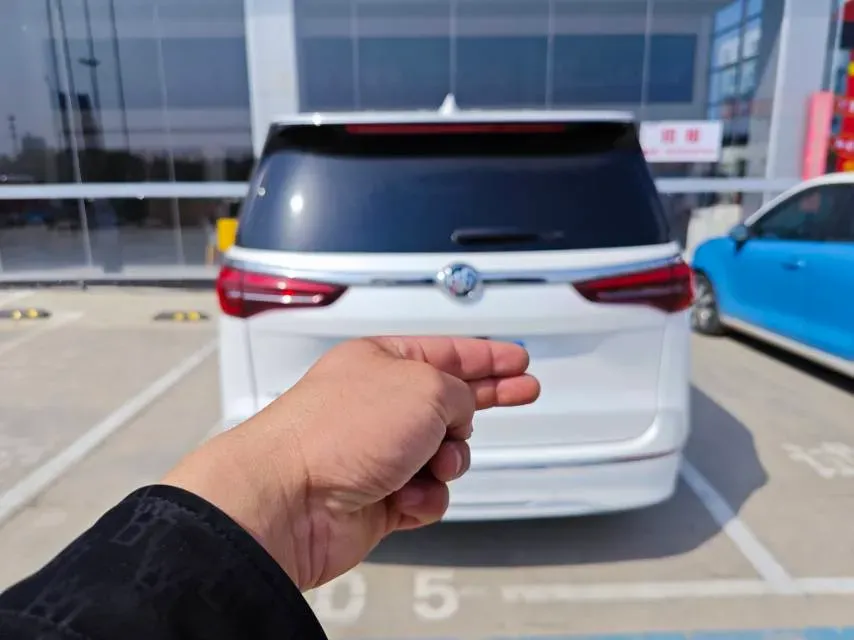 2020 Buick GL8 2.0T 237HP L4 9AT,autocango,china used car exporter,china ev exporter,chinese used car exporter,chinese used ev exporter