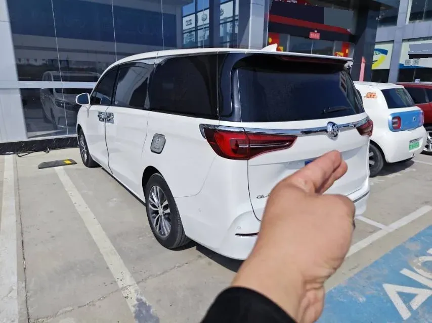 2020 Buick GL8 2.0T 237HP L4 9AT,autocango,china used car exporter,china ev exporter,chinese used car exporter,chinese used ev exporter