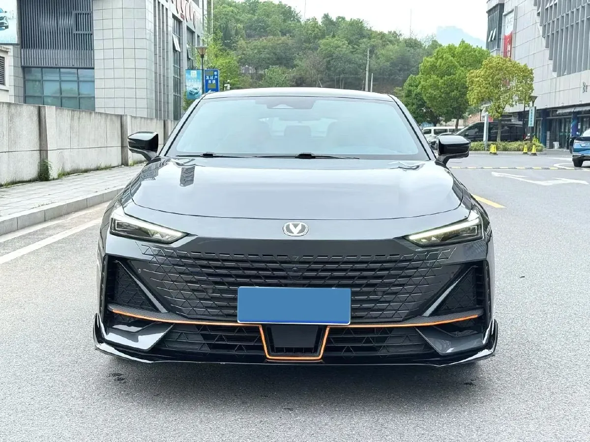 2023 ChangAn UNI-V 1.5T 188HP L4 7DCT,autocango,china used car exporter,china ev exporter,chinese used car exporter,chinese used ev exporter