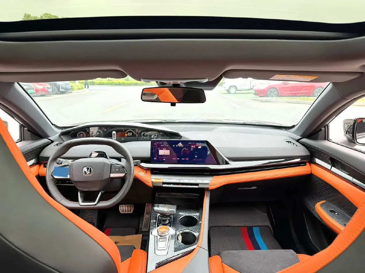 2023 ChangAn UNI-V 1.5T 188HP L4 7DCT,autocango,china used car exporter,china ev exporter,chinese used car exporter,chinese used ev exporter