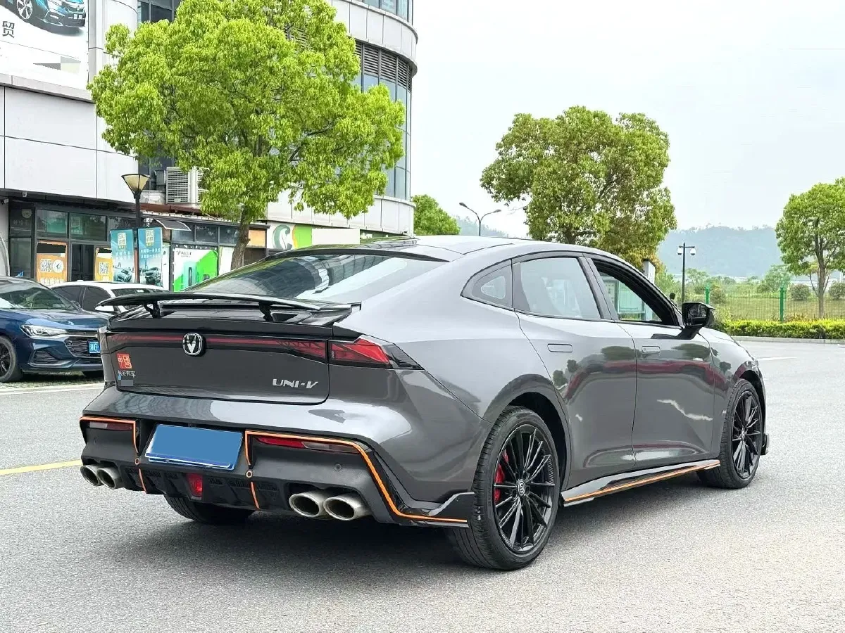 2023 ChangAn UNI-V 1.5T 188HP L4 7DCT,autocango,china used car exporter,china ev exporter,chinese used car exporter,chinese used ev exporter