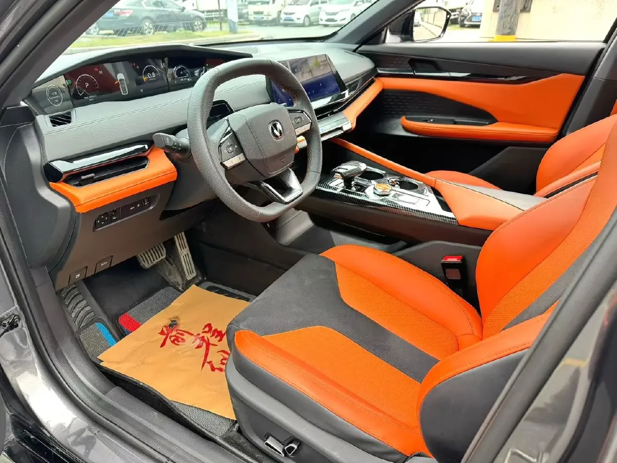 2023 ChangAn UNI-V 1.5T 188HP L4 7DCT,autocango,china used car exporter,china ev exporter,chinese used car exporter,chinese used ev exporter