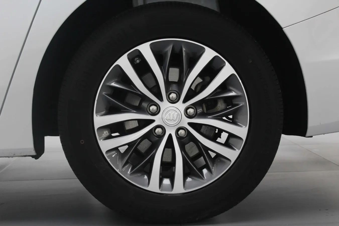 2023 Buick GL8 2.0T 237HP L4 9AT,autocango,china used car exporter,china ev exporter,chinese used car exporter,chinese used ev exporter