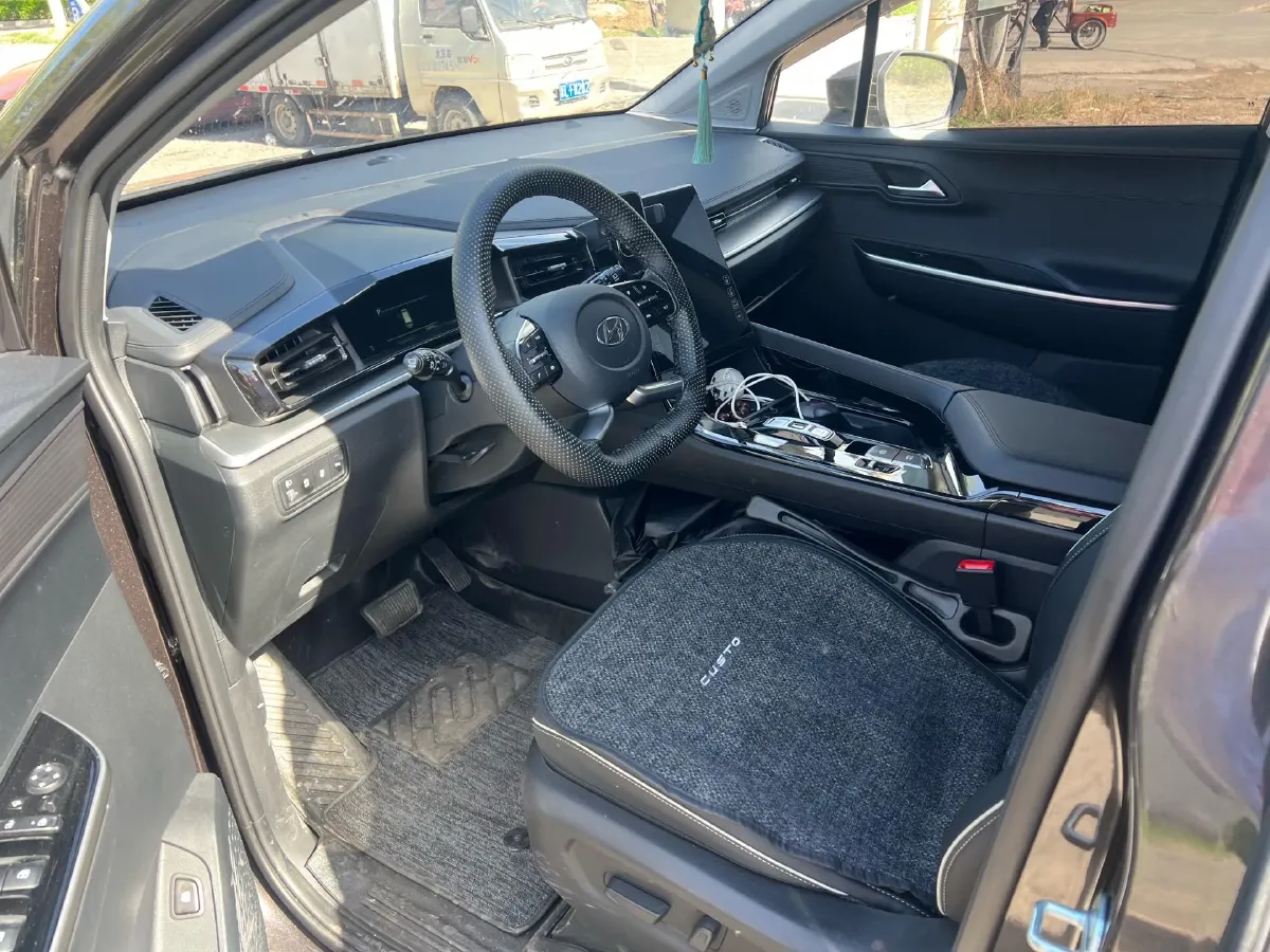 2024 Hyundai Custo 1.5T 170HP L4 8AT,autocango,china used car exporter,china ev exporter,chinese used car exporter,chinese used ev exporter