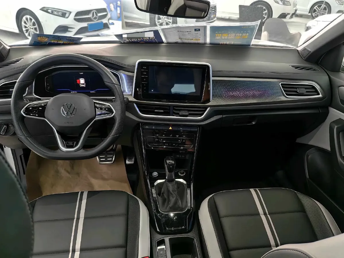 2024 Volkswagen T-Roc 1.5T 160HP L4 7DCT,autocango,china used car exporter,china ev exporter,chinese used car exporter,chinese used ev exporter