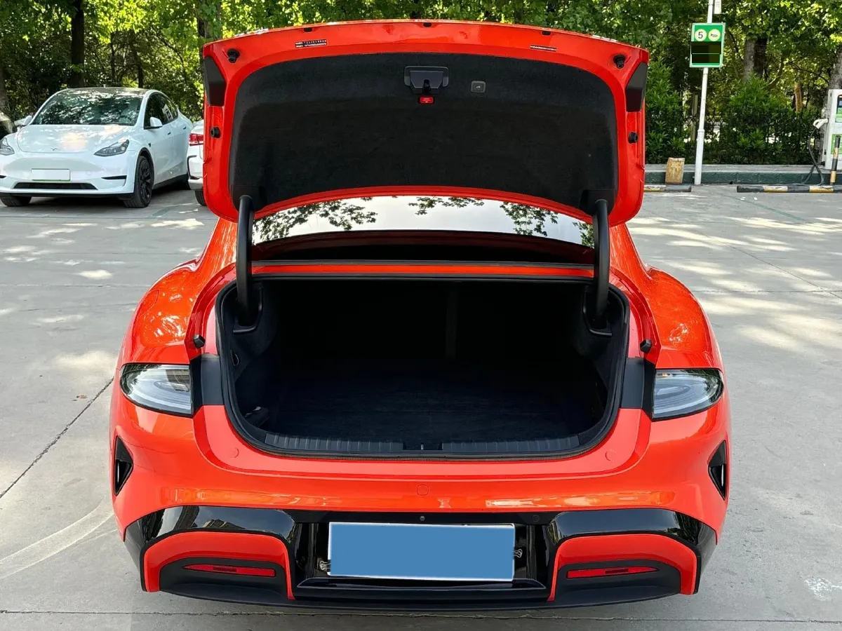 2024 MI SU7 BEV 73.6KWH,autocango,china used car exporter,china ev exporter,chinese used car exporter,chinese used ev exporter