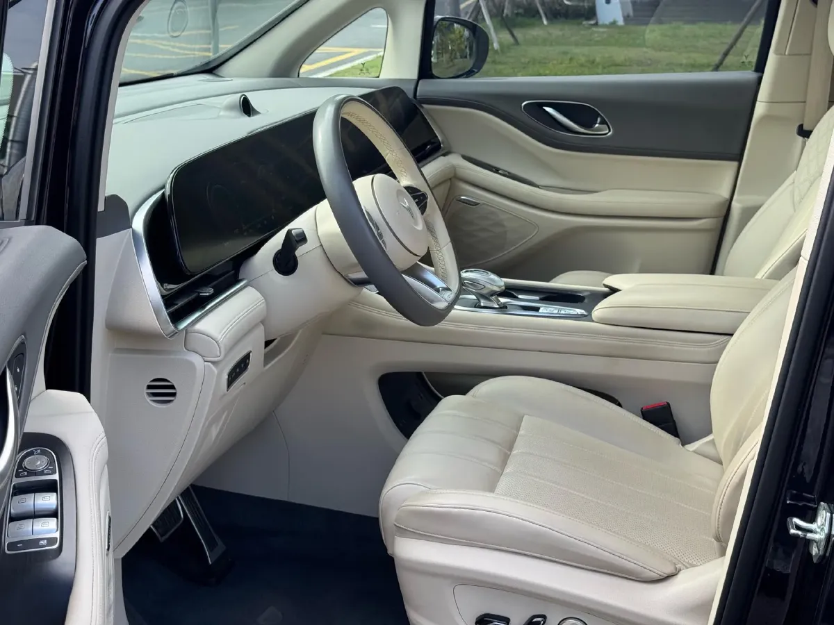 2022 Voyah Dream 1.5T 136HP L4 PHEV 25.57KWH,autocango,china used car exporter,china ev exporter,chinese used car exporter,chinese used ev exporter