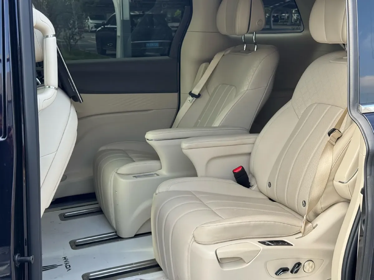 2022 Voyah Dream 1.5T 136HP L4 PHEV 25.57KWH,autocango,china used car exporter,china ev exporter,chinese used car exporter,chinese used ev exporter