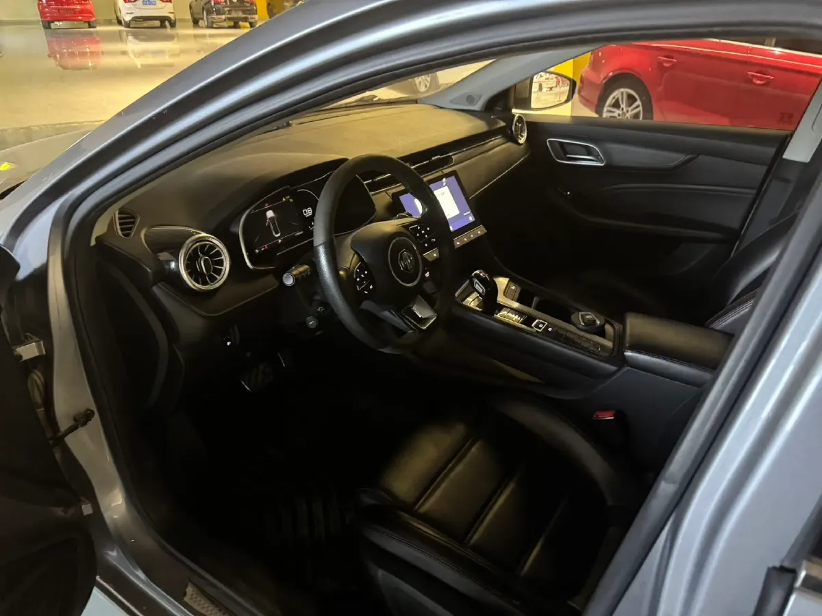 2019 MAXUS XinTu V80 2.5T 136HP L4 6AMT,autocango,china used car exporter,china ev exporter,chinese used car exporter,chinese used ev exporter