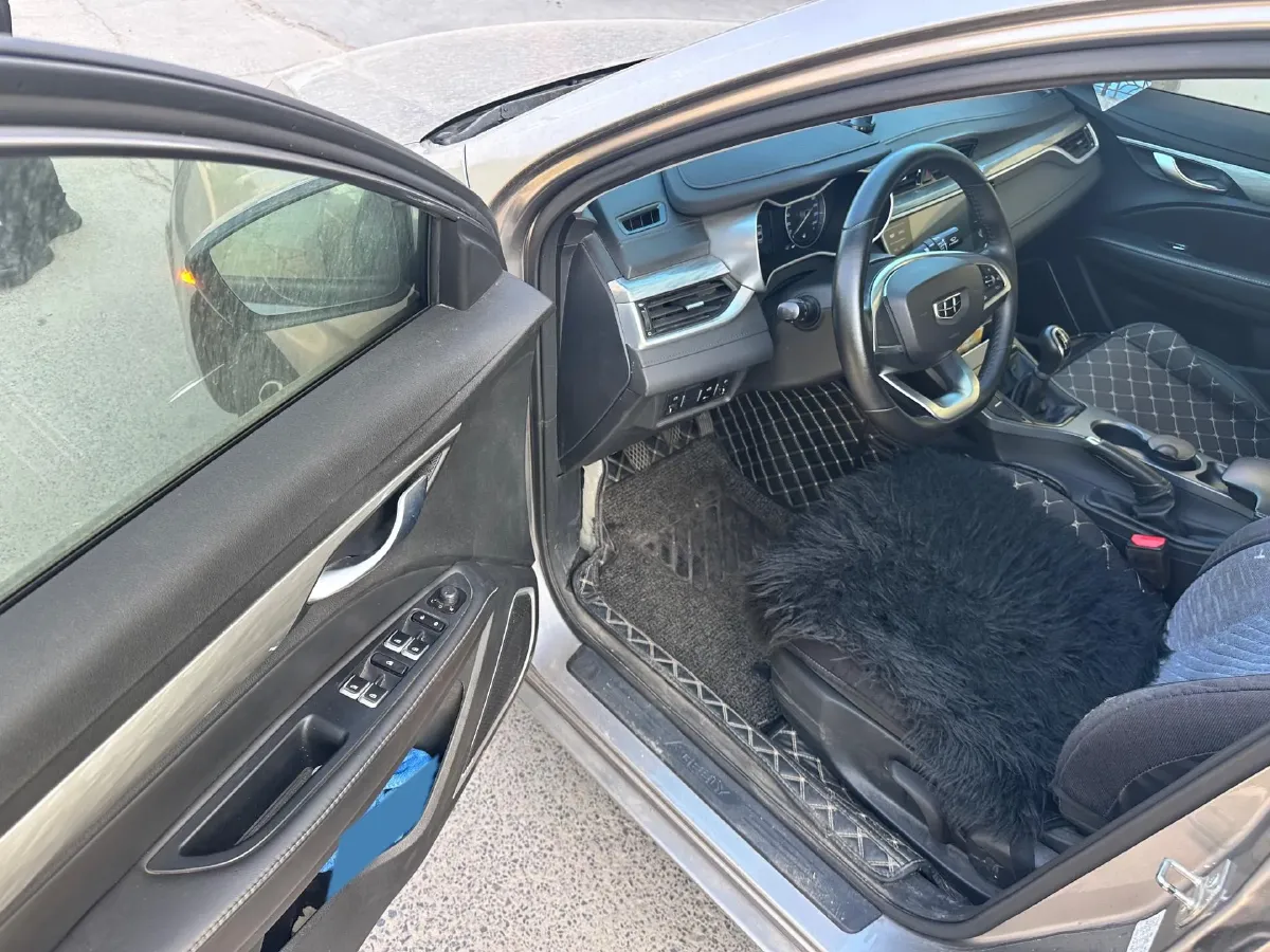 2019 Geely Emgrand 1.5L 109HP L4 5MT,autocango,china used car exporter,china ev exporter,chinese used car exporter,chinese used ev exporter