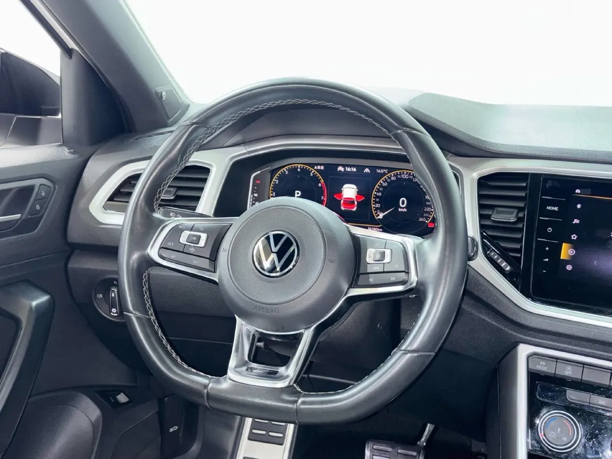 2022 Volkswagen T-Roc 1.4T 150HP L4 7DCT,autocango,china used car exporter,china ev exporter,chinese used car exporter,chinese used ev exporter