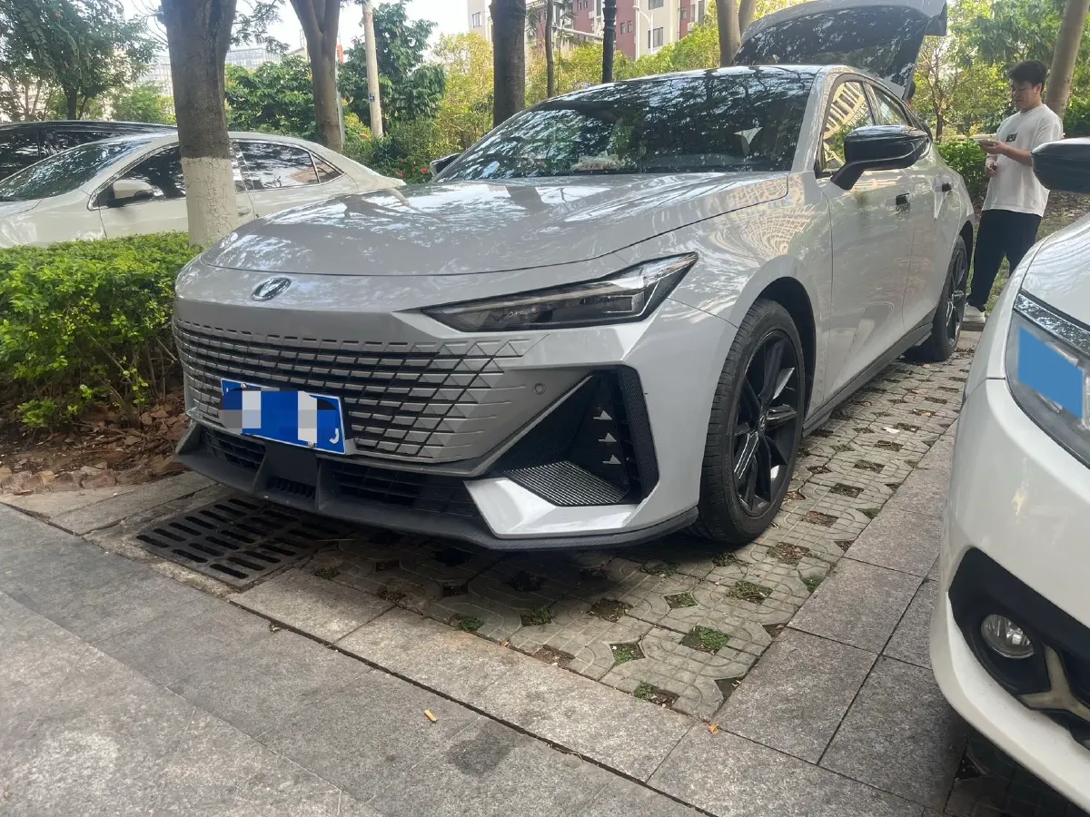2023 ChangAn UNI-V 1.5T 188HP L4 7DCT,autocango,china used car exporter,china ev exporter,chinese used car exporter,chinese used ev exporter