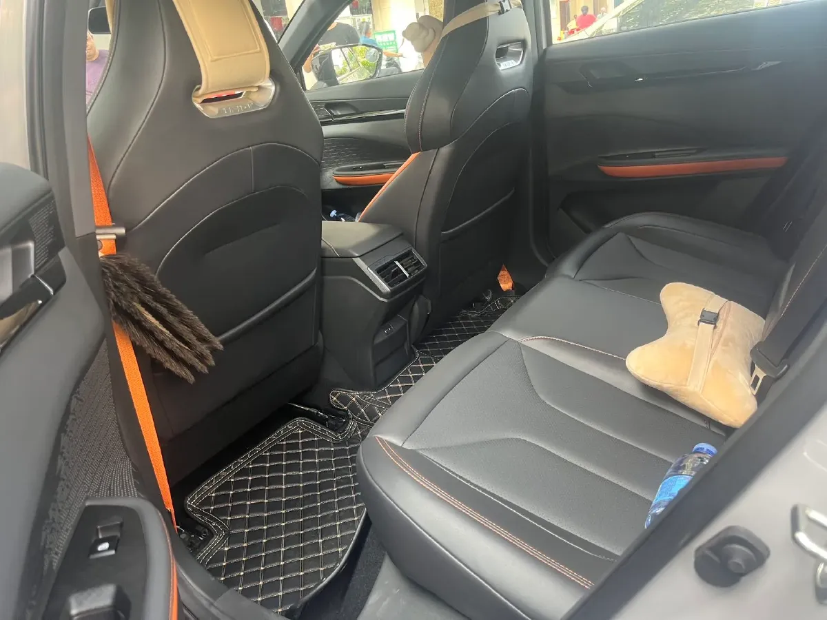 2023 ChangAn UNI-V 1.5T 188HP L4 7DCT,autocango,china used car exporter,china ev exporter,chinese used car exporter,chinese used ev exporter