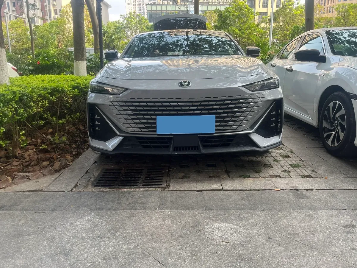 2023 ChangAn UNI-V 1.5T 188HP L4 7DCT,autocango,china used car exporter,china ev exporter,chinese used car exporter,chinese used ev exporter