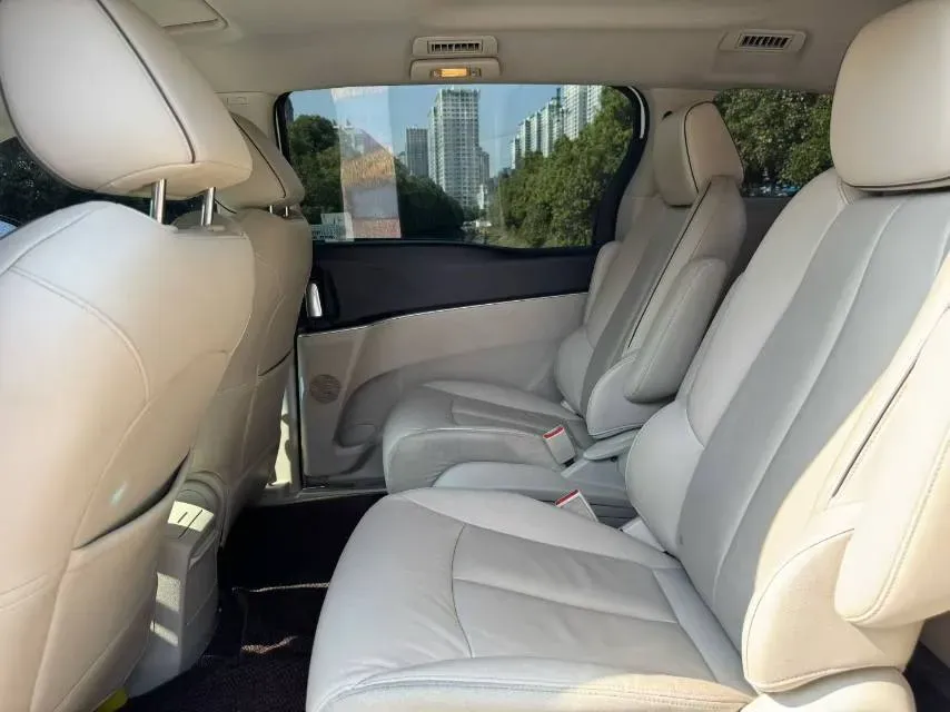 2020 Buick GL8 2.0T 237HP L4 9AT,autocango,china used car exporter,china ev exporter,chinese used car exporter,chinese used ev exporter