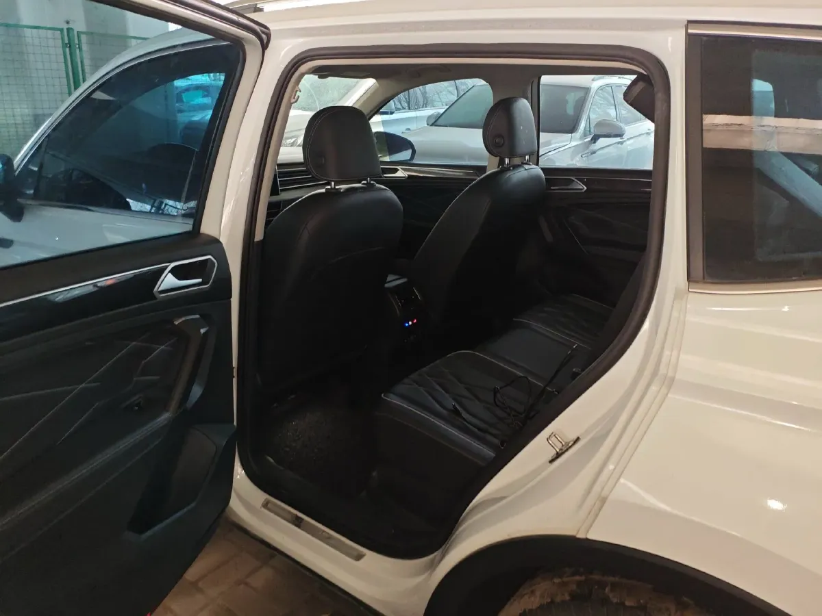 2023 Volkswagen Tiguan L 1.5T 160HP L4 7DCT,autocango,china used car exporter,china ev exporter,chinese used car exporter,chinese used ev exporter