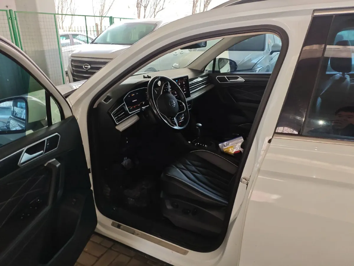 2023 Volkswagen Tiguan L 1.5T 160HP L4 7DCT,autocango,china used car exporter,china ev exporter,chinese used car exporter,chinese used ev exporter