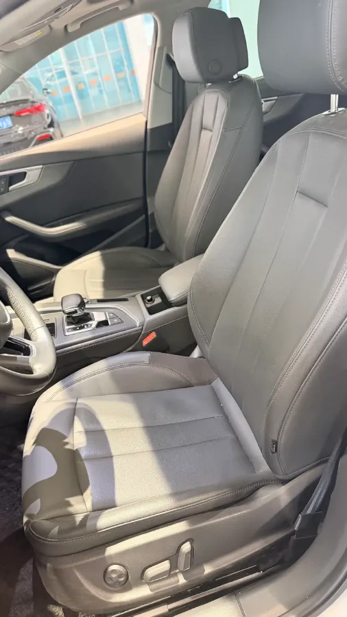 2022 Audi A4L 2.0T 190HP L4 7DCT,autocango,china used car exporter,china ev exporter,chinese used car exporter,chinese used ev exporter